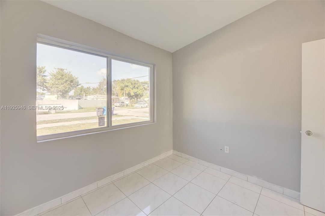 В аренду: $3,000 (4 спален, 2 ванн, 1200 Квадратных фут)