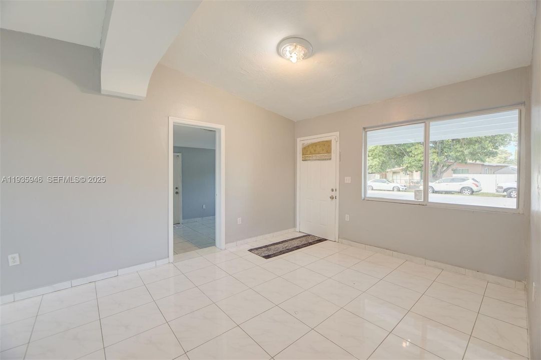 В аренду: $3,000 (4 спален, 2 ванн, 1200 Квадратных фут)