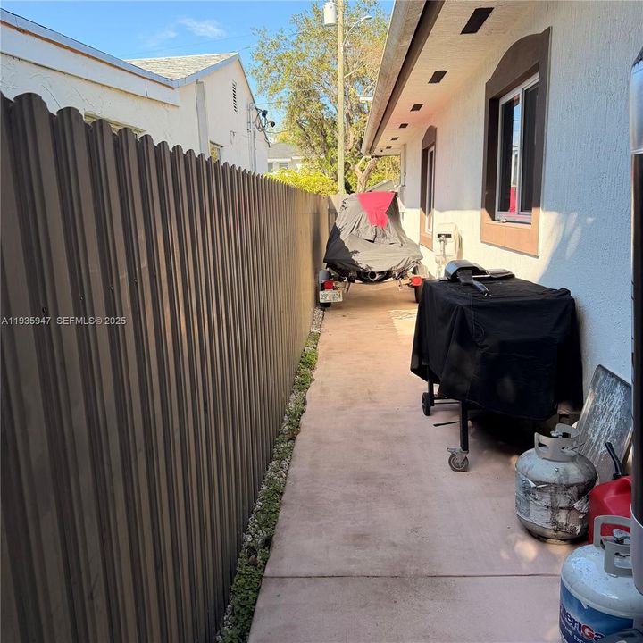 На продажу: $630,000 (3 спален, 2 ванн, 1560 Квадратных фут)