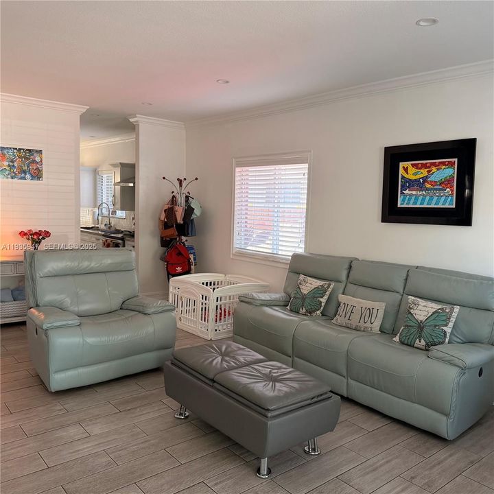 На продажу: $630,000 (3 спален, 2 ванн, 1560 Квадратных фут)