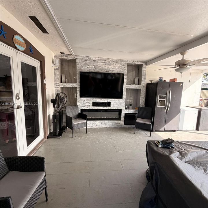 На продажу: $630,000 (3 спален, 2 ванн, 1560 Квадратных фут)