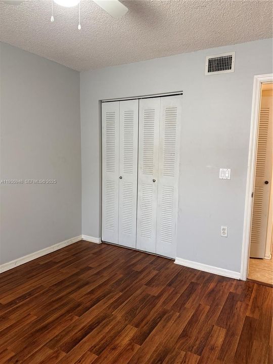 На продажу: $335,000 (3 спален, 2 ванн, 1024 Квадратных фут)