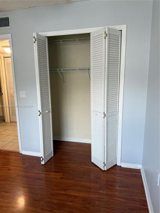 На продажу: $335,000 (3 спален, 2 ванн, 1024 Квадратных фут)