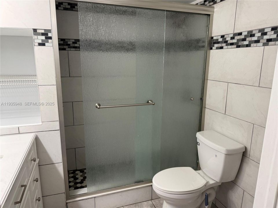 На продажу: $335,000 (3 спален, 2 ванн, 1024 Квадратных фут)