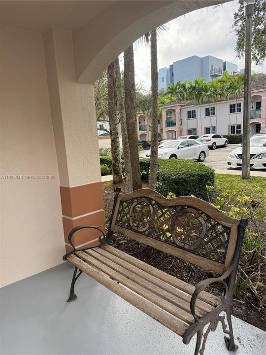 На продажу: $335,000 (3 спален, 2 ванн, 1024 Квадратных фут)