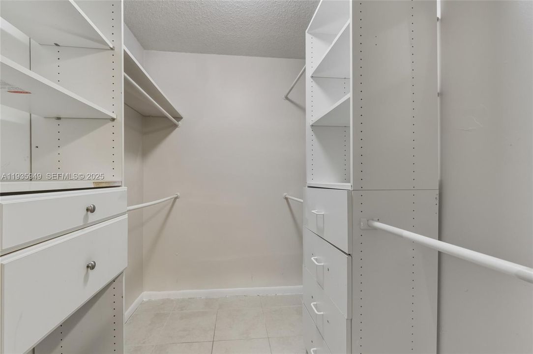 For Rent: $3,500 (3 beds, 2 baths, 1436 Square Feet)