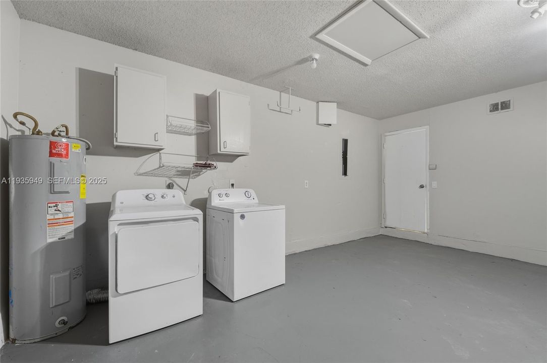 For Rent: $3,500 (3 beds, 2 baths, 1436 Square Feet)