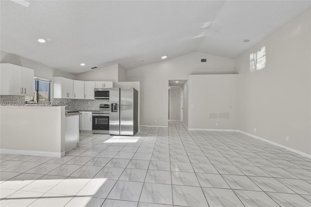 For Rent: $3,500 (3 beds, 2 baths, 1436 Square Feet)