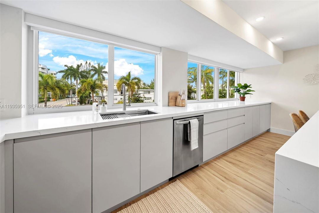 For Rent: $7,000 (2 beds, 2 baths, 1760 Square Feet)