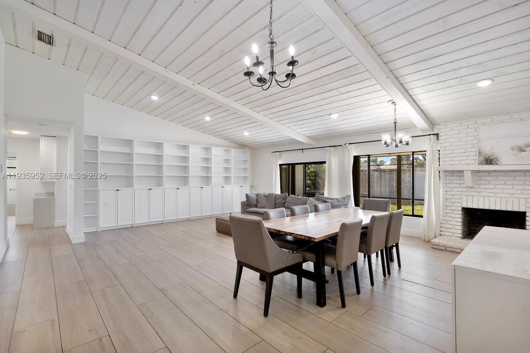 For Sale: $599,995 (3 beds, 2 baths, 2197 Square Feet)