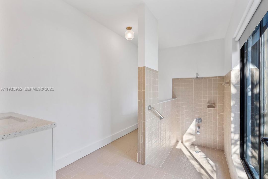 For Sale: $599,995 (3 beds, 2 baths, 2197 Square Feet)