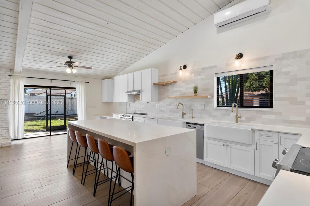 For Sale: $599,995 (3 beds, 2 baths, 2197 Square Feet)