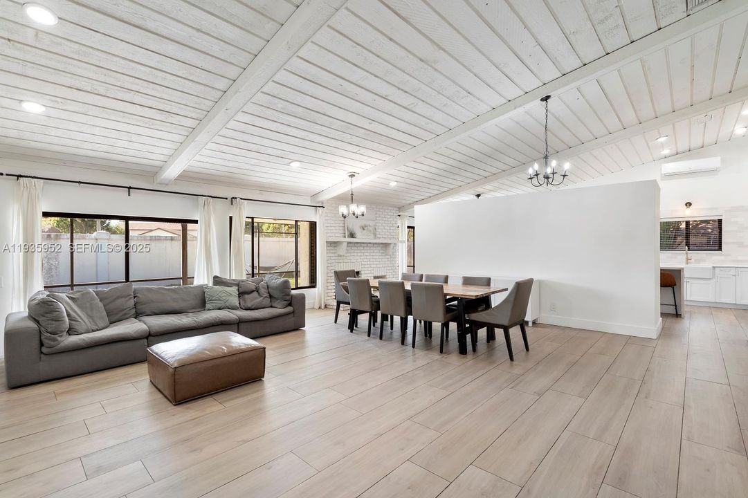 For Sale: $599,995 (3 beds, 2 baths, 2197 Square Feet)