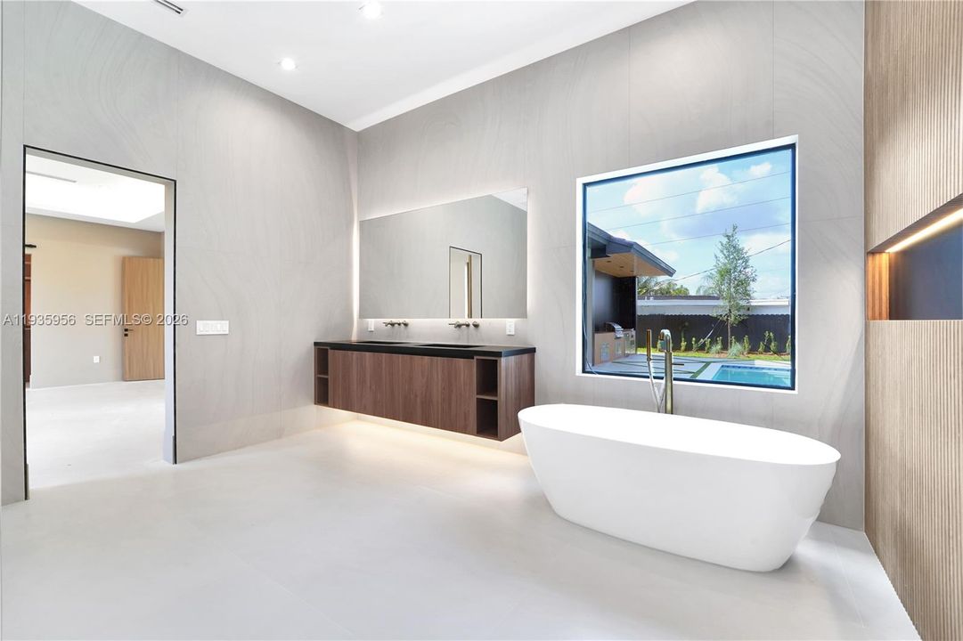 For Sale: $2,380,000 (5 beds, 4 baths, 3177 Square Feet)