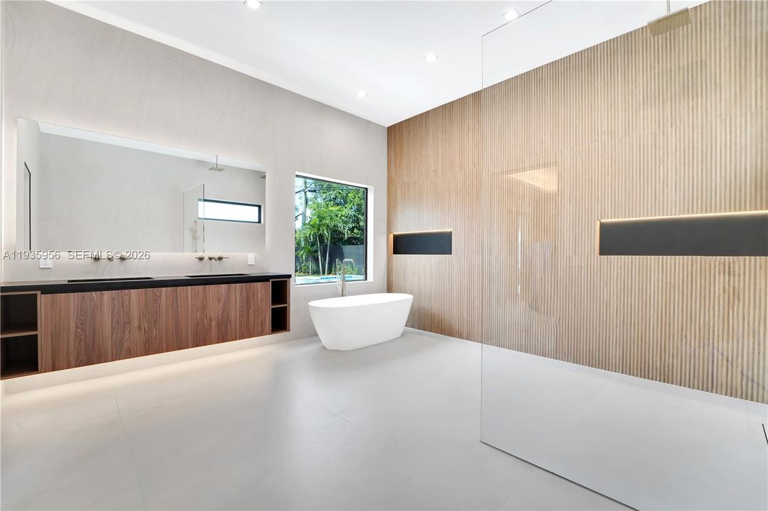 For Sale: $2,380,000 (5 beds, 4 baths, 3177 Square Feet)