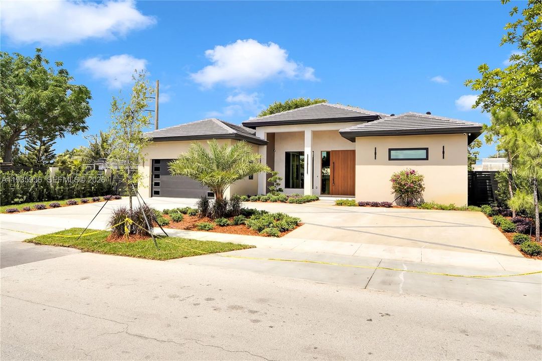 For Sale: $2,380,000 (5 beds, 4 baths, 3177 Square Feet)