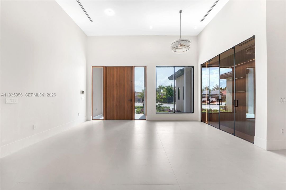 For Sale: $2,380,000 (5 beds, 4 baths, 3177 Square Feet)