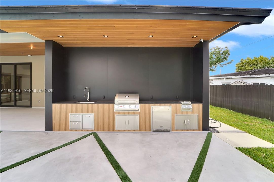 For Sale: $2,380,000 (5 beds, 4 baths, 3177 Square Feet)