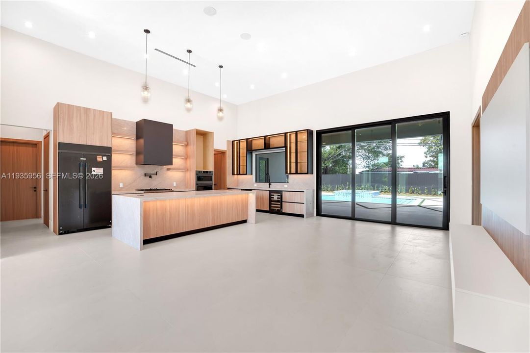 For Sale: $2,380,000 (5 beds, 4 baths, 3177 Square Feet)