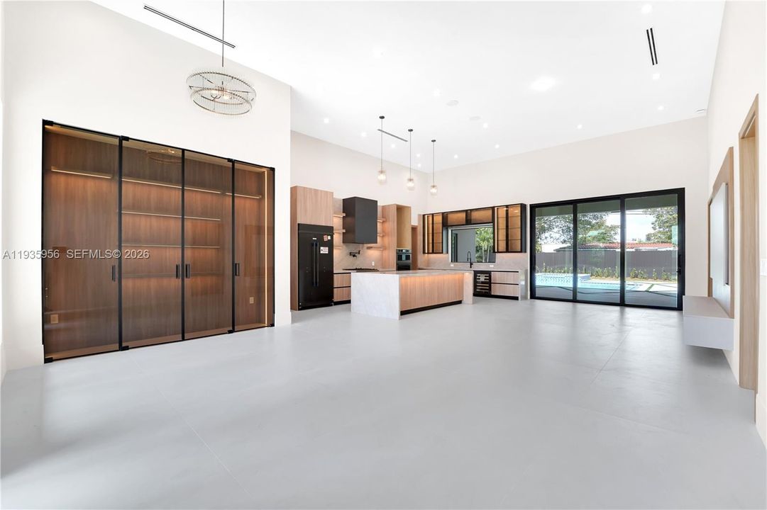 For Sale: $2,380,000 (5 beds, 4 baths, 3177 Square Feet)
