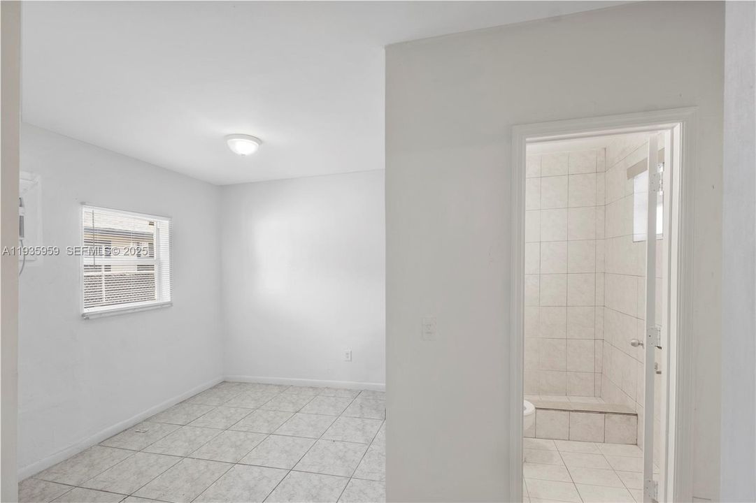 For Rent: $3,600 (4 beds, 2 baths, 1802 Square Feet)