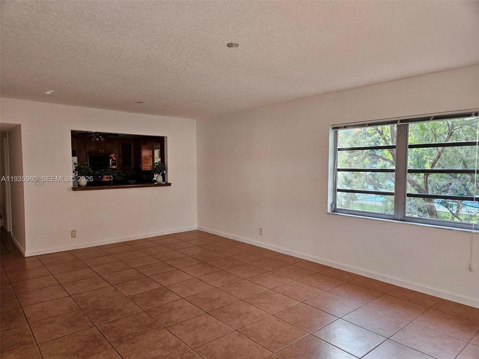 В аренду: $2,150 (2 спален, 2 ванн, 1100 Квадратных фут)