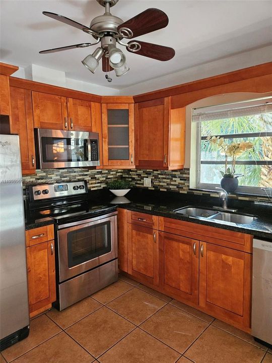 В аренду: $2,150 (2 спален, 2 ванн, 1100 Квадратных фут)