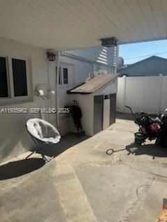 出租: $2,800 (3 贝兹, 1 浴室, 950 平方英尺)