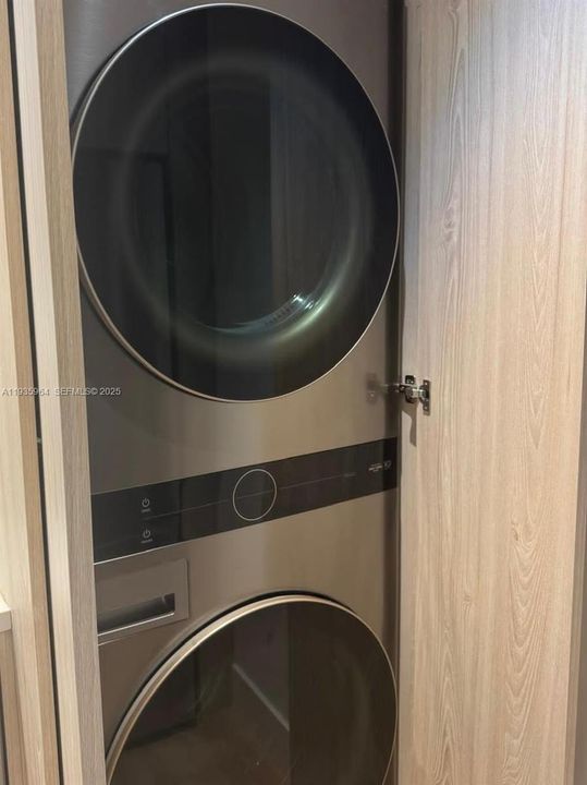 En Venta: $1,349,000 (2 camas, 2 baños, 1056 Pies cuadrados)