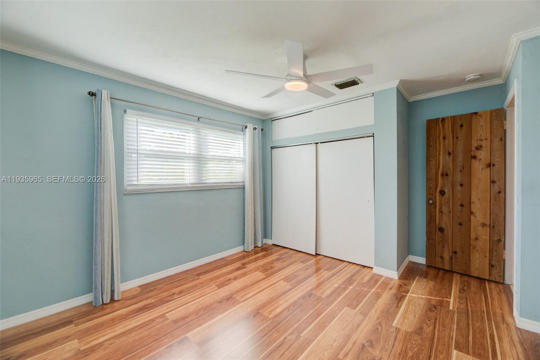 На продажу: $995,000 (3 спален, 2 ванн, 1561 Квадратных фут)