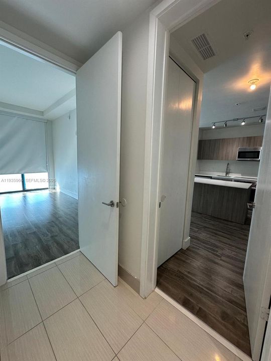 For Rent: $2,675 (1 beds, 1 baths, 714 Square Feet)