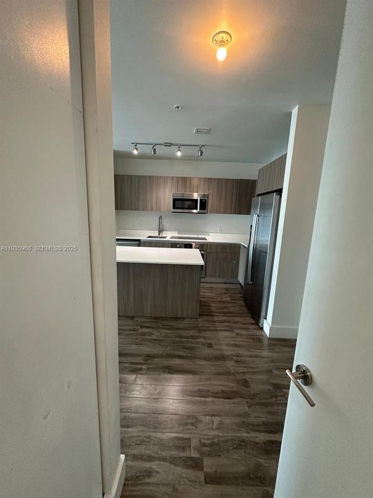 For Rent: $2,675 (1 beds, 1 baths, 714 Square Feet)