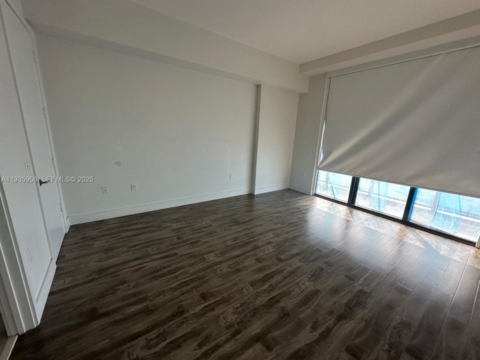 For Rent: $2,675 (1 beds, 1 baths, 714 Square Feet)