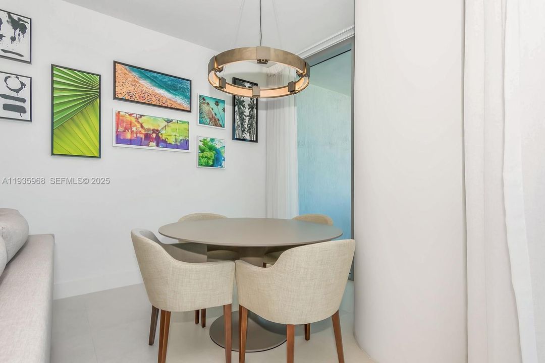 待售: $588,000 (1 贝兹, 1 浴室, 869 平方英尺)