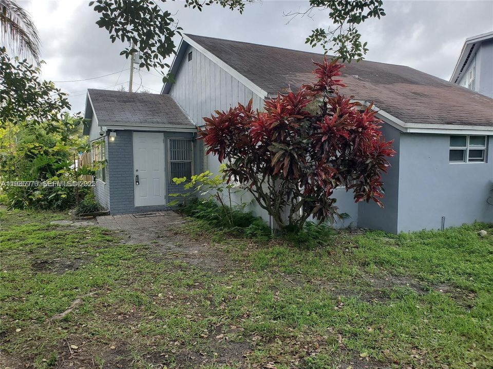 В аренду: $3,450 (3 спален, 2 ванн, 4288 Квадратных фут)