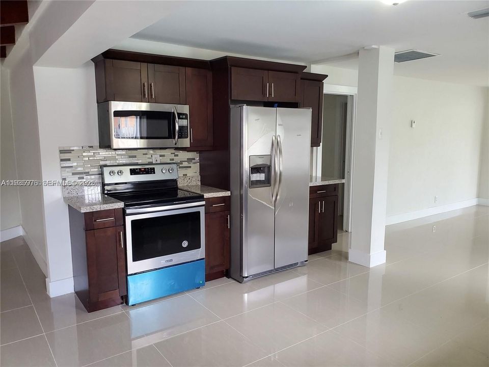 В аренду: $3,450 (3 спален, 2 ванн, 4288 Квадратных фут)