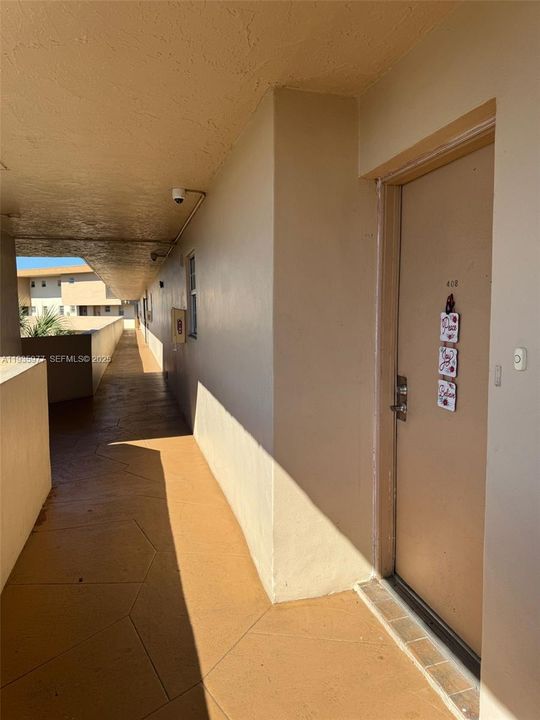 For Rent: $2,700 (2 beds, 2 baths, 1110 Square Feet)