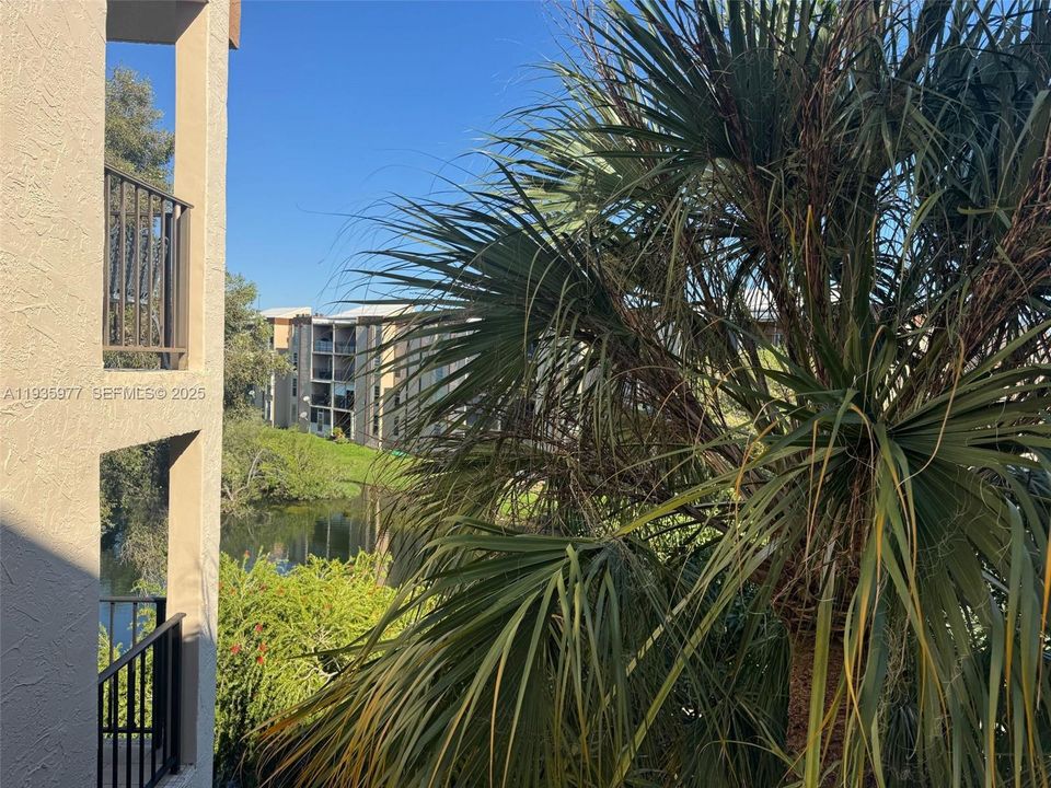 For Rent: $2,700 (2 beds, 2 baths, 1110 Square Feet)