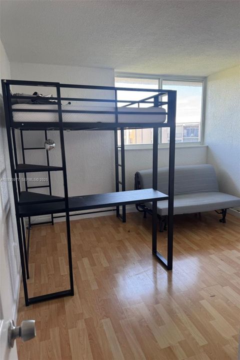 For Rent: $2,700 (2 beds, 2 baths, 1110 Square Feet)