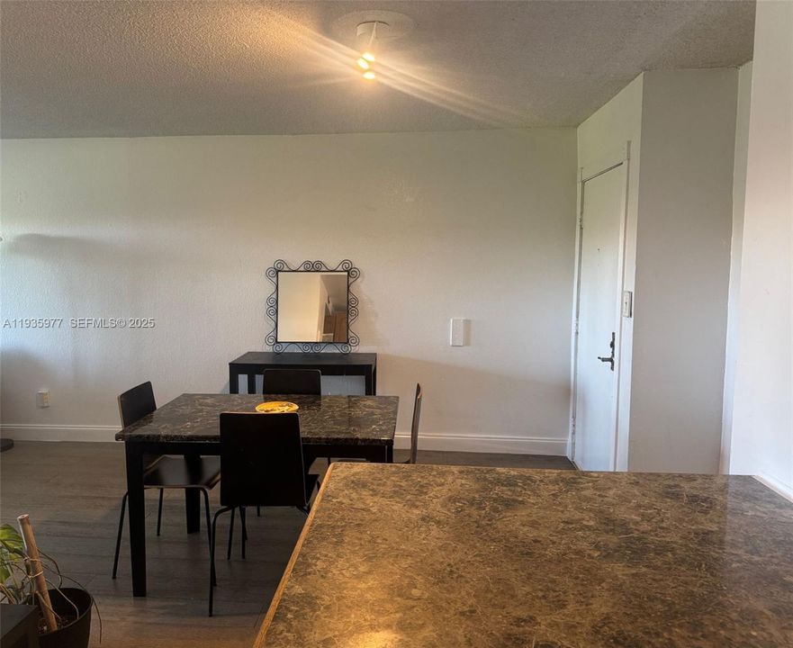 For Rent: $2,700 (2 beds, 2 baths, 1110 Square Feet)