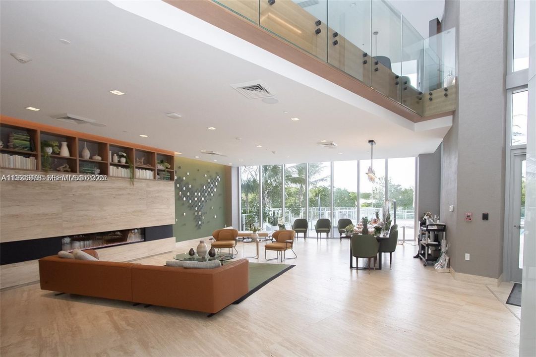 For Sale: $629,500 (2 beds, 2 baths, 1119 Square Feet)