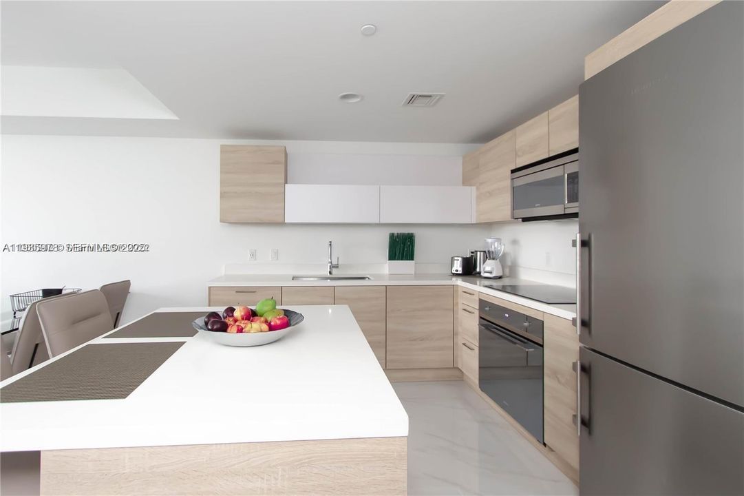 For Sale: $629,500 (2 beds, 2 baths, 1119 Square Feet)