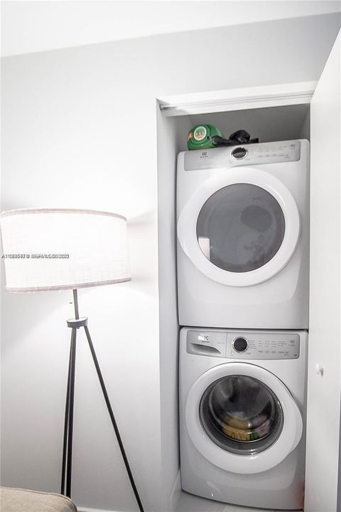 For Sale: $629,500 (2 beds, 2 baths, 1119 Square Feet)