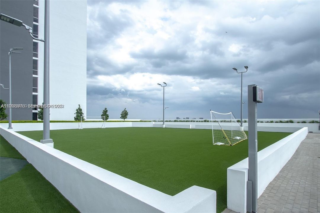 For Sale: $629,500 (2 beds, 2 baths, 1119 Square Feet)