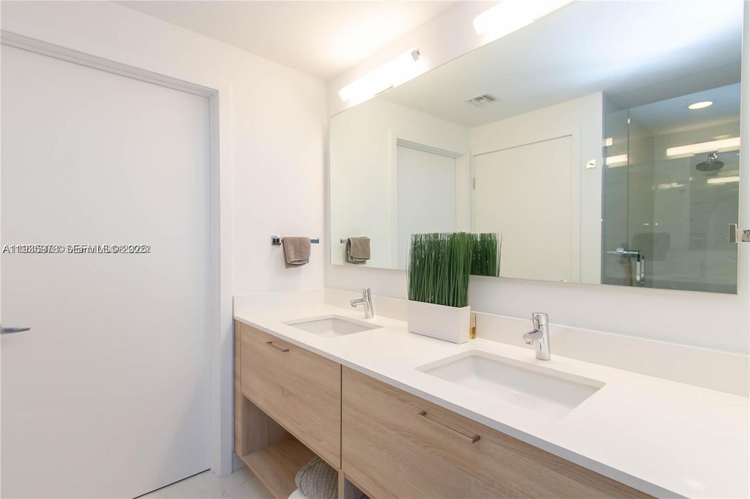 For Sale: $629,500 (2 beds, 2 baths, 1119 Square Feet)