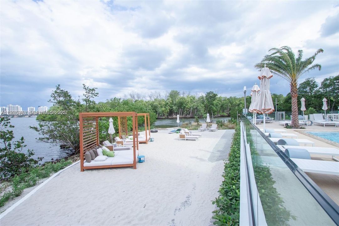 For Sale: $629,500 (2 beds, 2 baths, 1119 Square Feet)