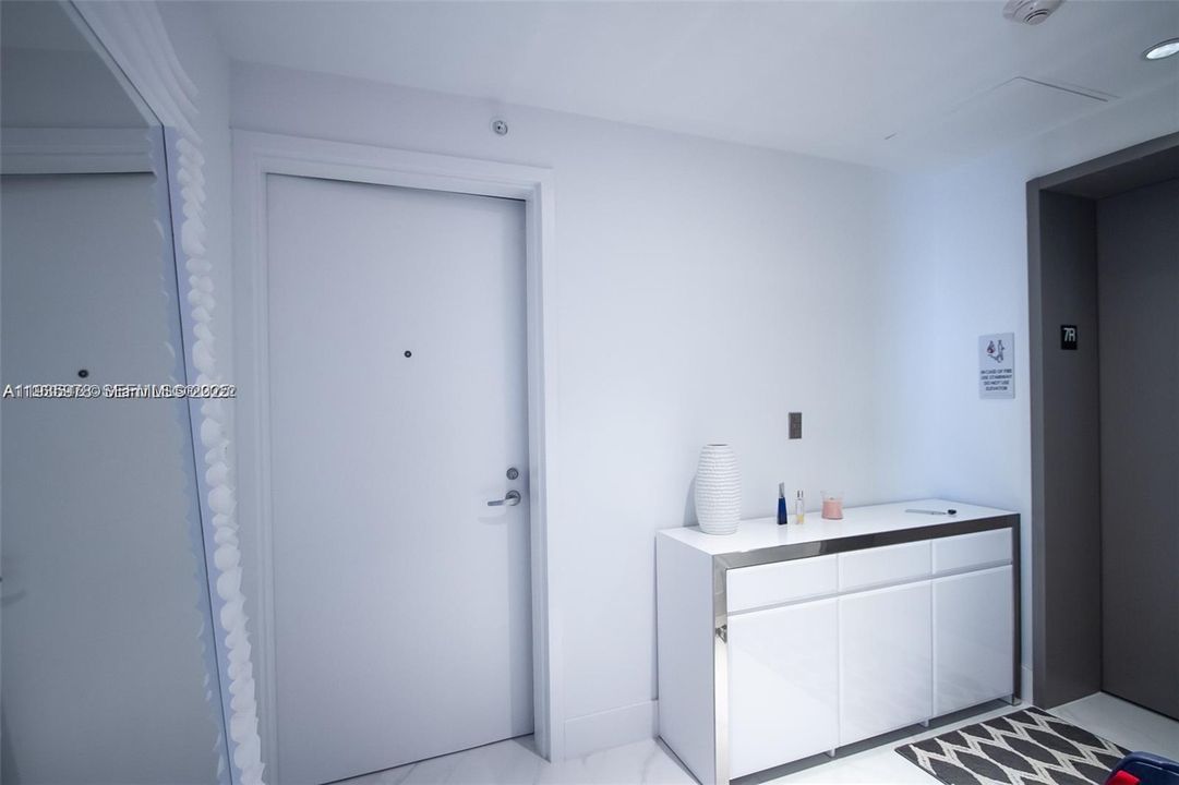 For Sale: $629,500 (2 beds, 2 baths, 1119 Square Feet)