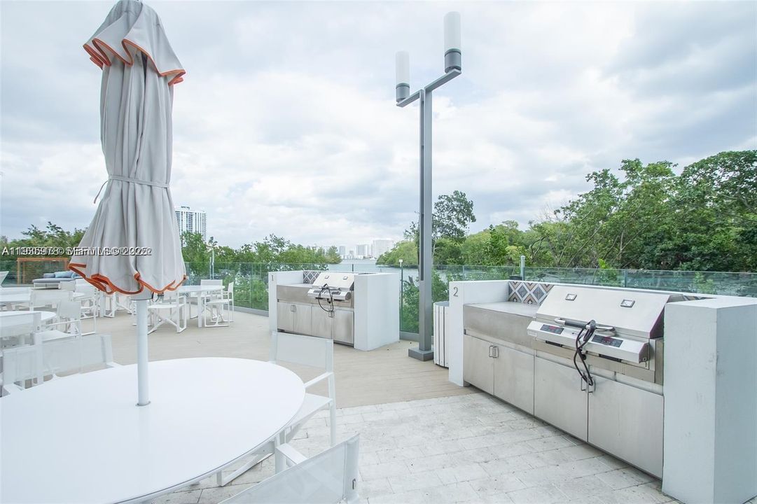 For Sale: $629,500 (2 beds, 2 baths, 1119 Square Feet)