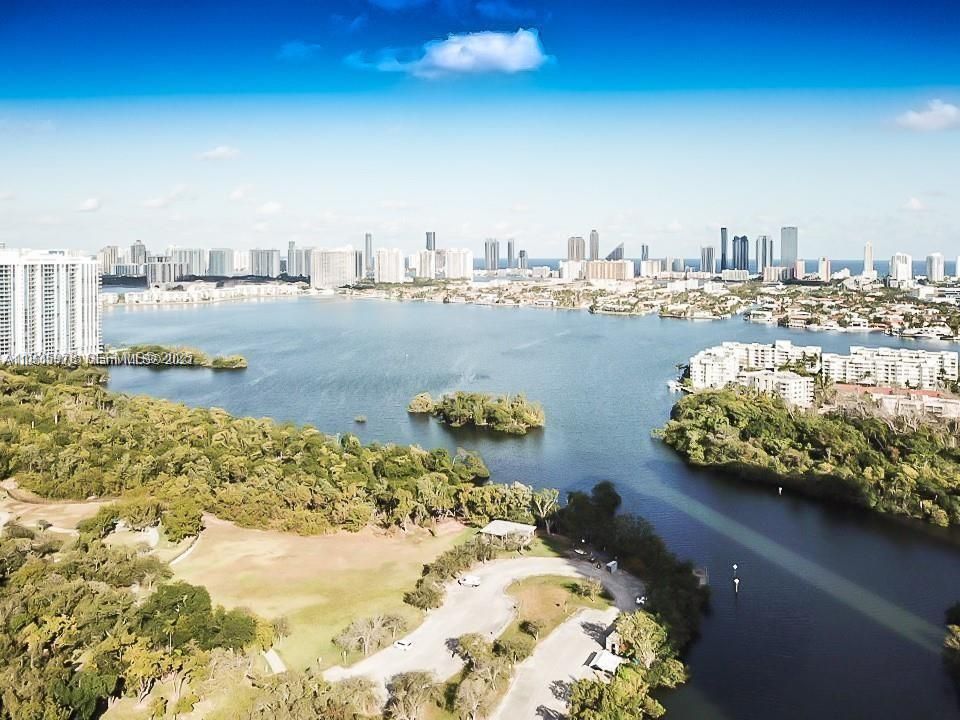 For Sale: $629,500 (2 beds, 2 baths, 1119 Square Feet)