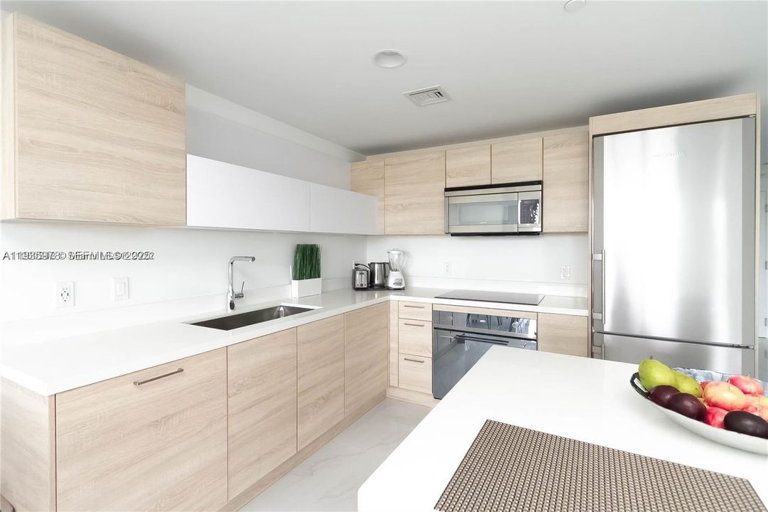 For Sale: $629,500 (2 beds, 2 baths, 1119 Square Feet)